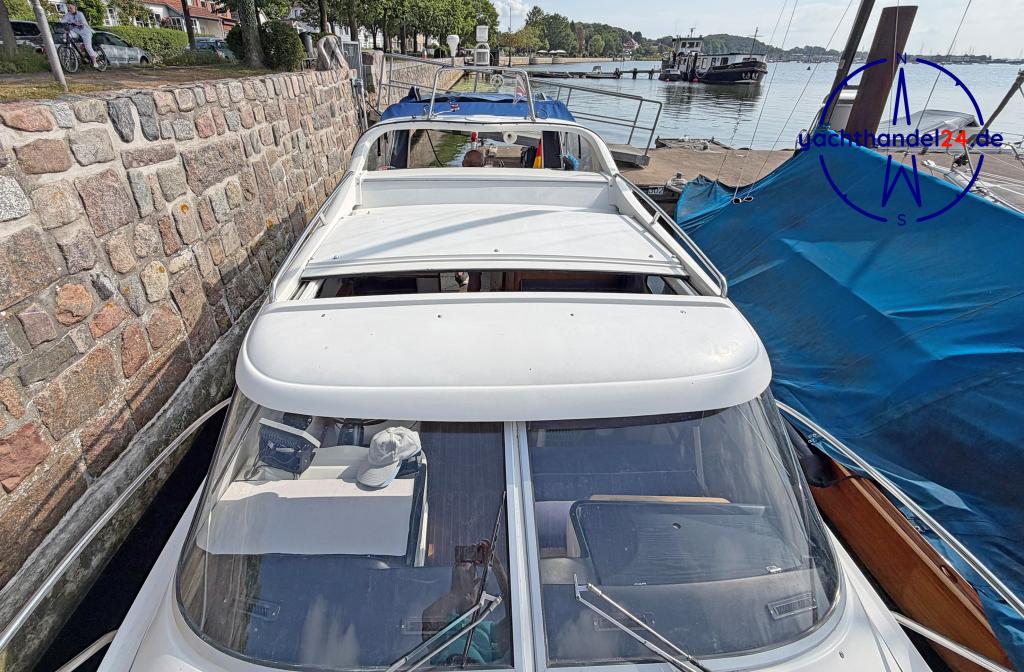 Weitere Ansicht der Bella Falcon 26 Fatino Baujahr 2002, 8.17 Meter lang, Zustand: gut