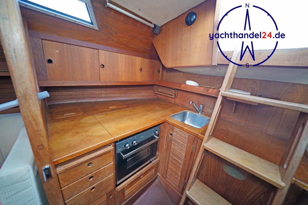 Cockpit der Trio 92 Baujahr 1983, 9.2 Meter lang, Zustand: sehr gut