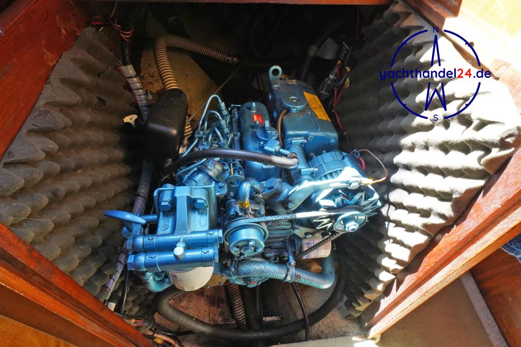 Cockpit der Vind&ouml; 40 Baujahr 1975, 9.43 Meter lang, Zustand: gut