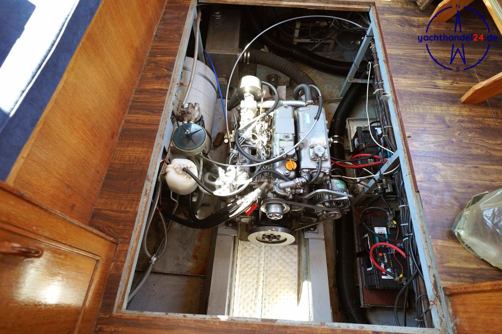 Cockpit der Unbekannter Hersteller &auml;hnlich Pedro Yacht Baujahr 1975, 10 Meter lang, Zustand: gut