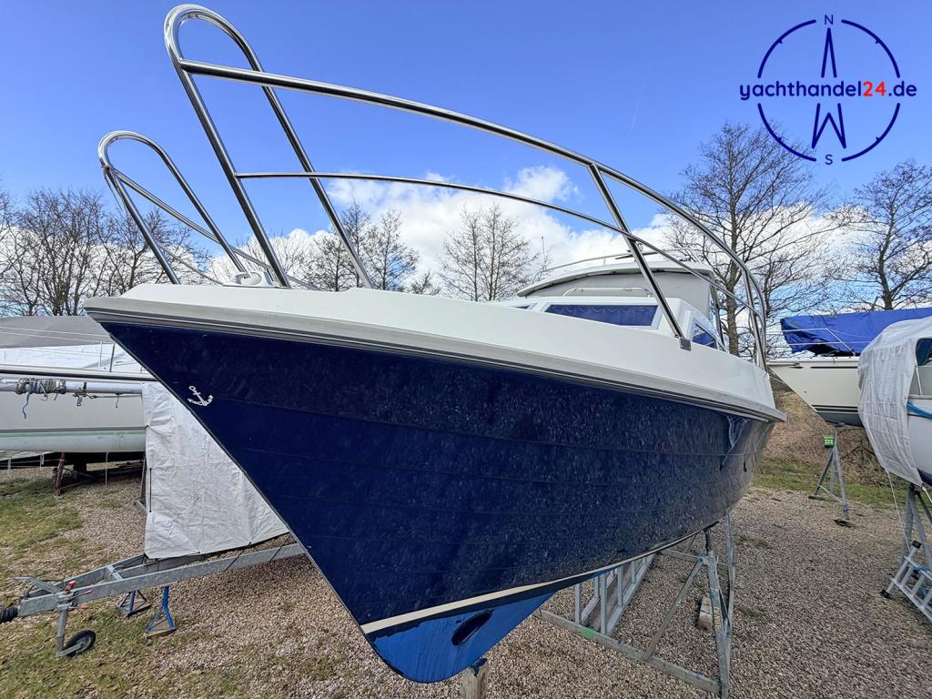 Cockpit der Dahls B&aring;tbyggeri a.s. Westbas 29 offshore Baujahr 2004, 9.2 Meter lang, Zustand: gut