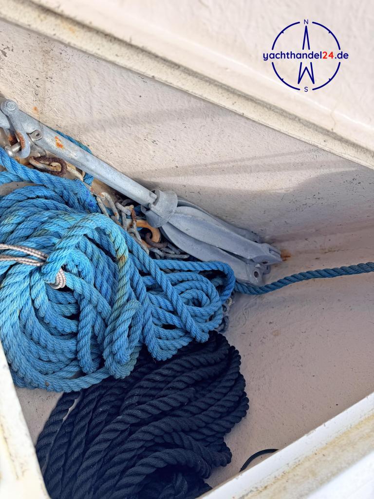 Innenansicht der Gib Sea Gibsea 282 Baujahr 1988, 8.4 Meter lang, Zustand: gut