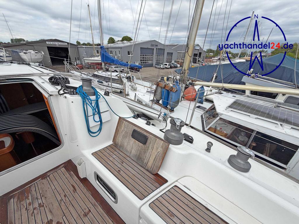 Innenansicht der Beneteau First 40.7 Baujahr 1999, 12.17 Meter lang, Zustand: gut