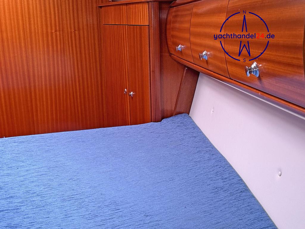 Innenansicht der Bavaria 36 Baujahr 2004, 11.4 Meter lang, Zustand: sehr gut