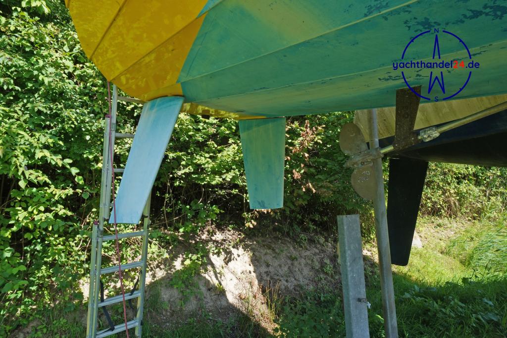 Weitere Ansicht der Waarschip 36 LD Baujahr 1992, 10.75 Meter lang, Zustand: reparaturbed&uuml;rftig