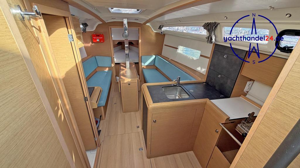 Au&szlig;enansicht der Jeanneau Sun Odyssey 349 Baujahr 2020, 10.34 Meter lang, Zustand: gut