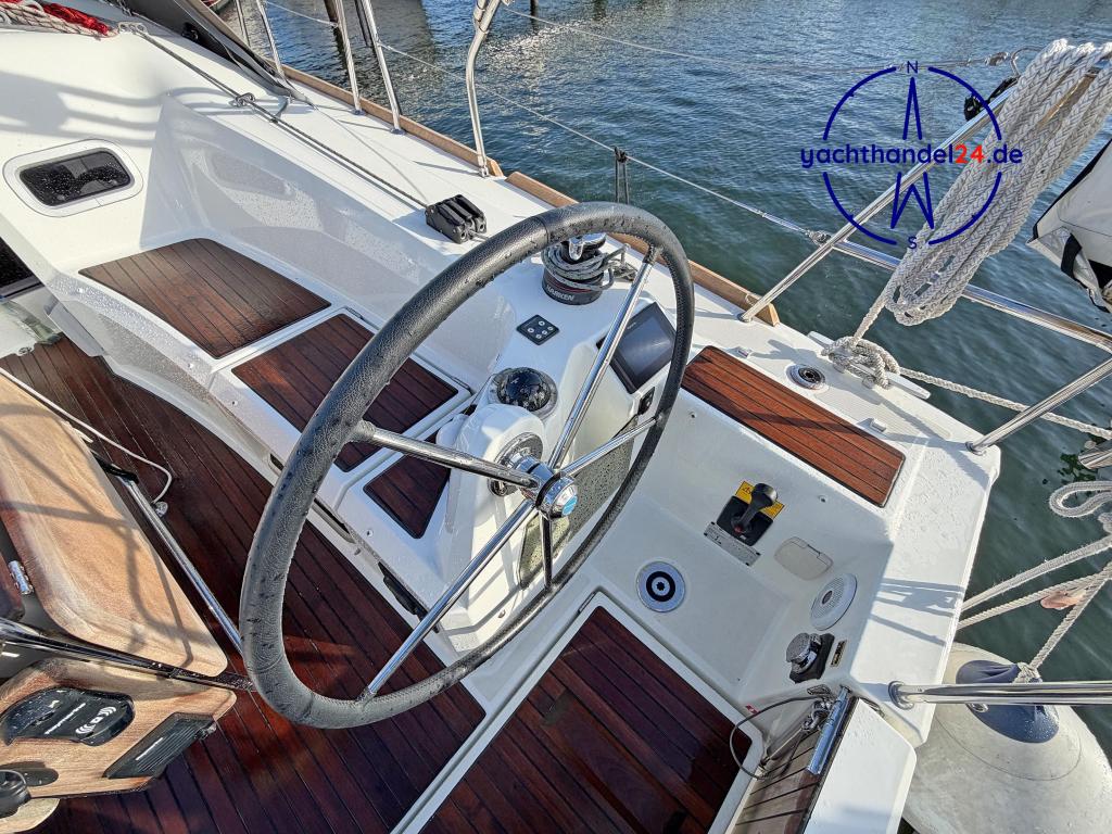 Deck der Jeanneau Sun Odyssey 349 Baujahr 2020, 10.34 Meter lang, Zustand: gut