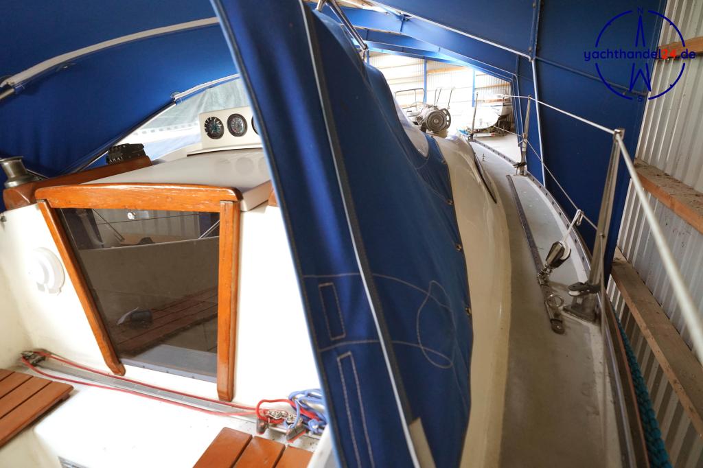 Motorraum der Verl 900 Baujahr 1976, 9.28 Meter lang, Zustand: gut