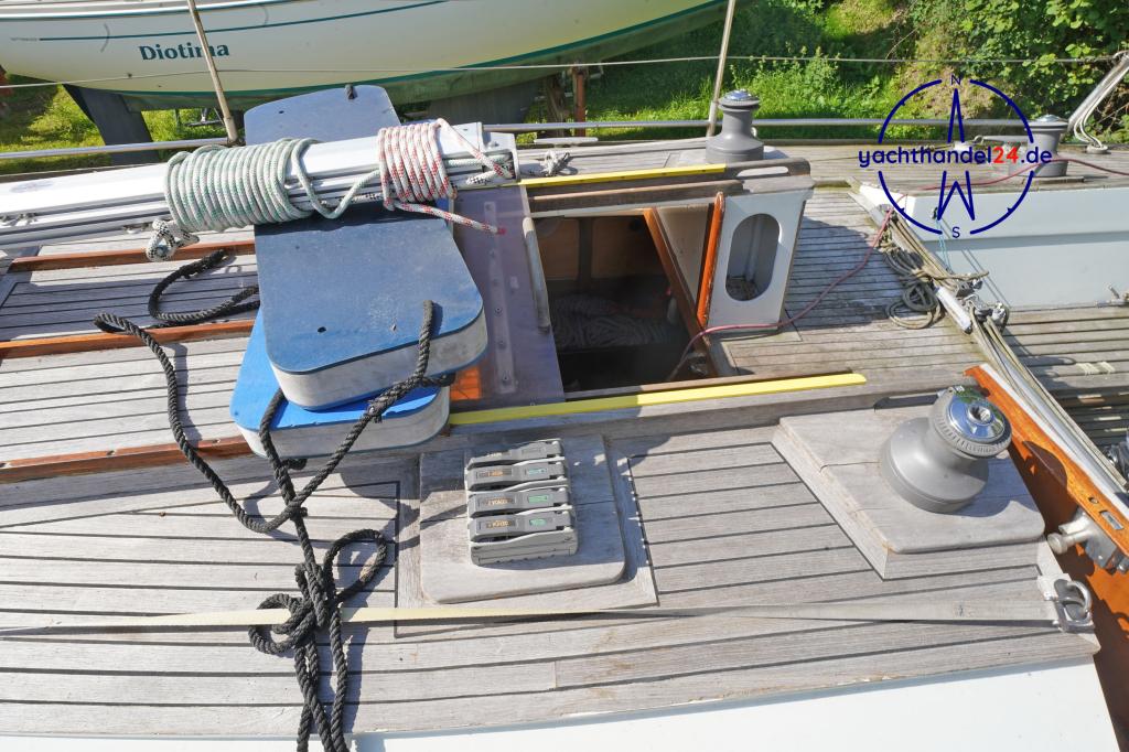 Weitere Ansicht der Waarschip 36 LD Baujahr 1992, 10.75 Meter lang, Zustand: reparaturbed&uuml;rftig